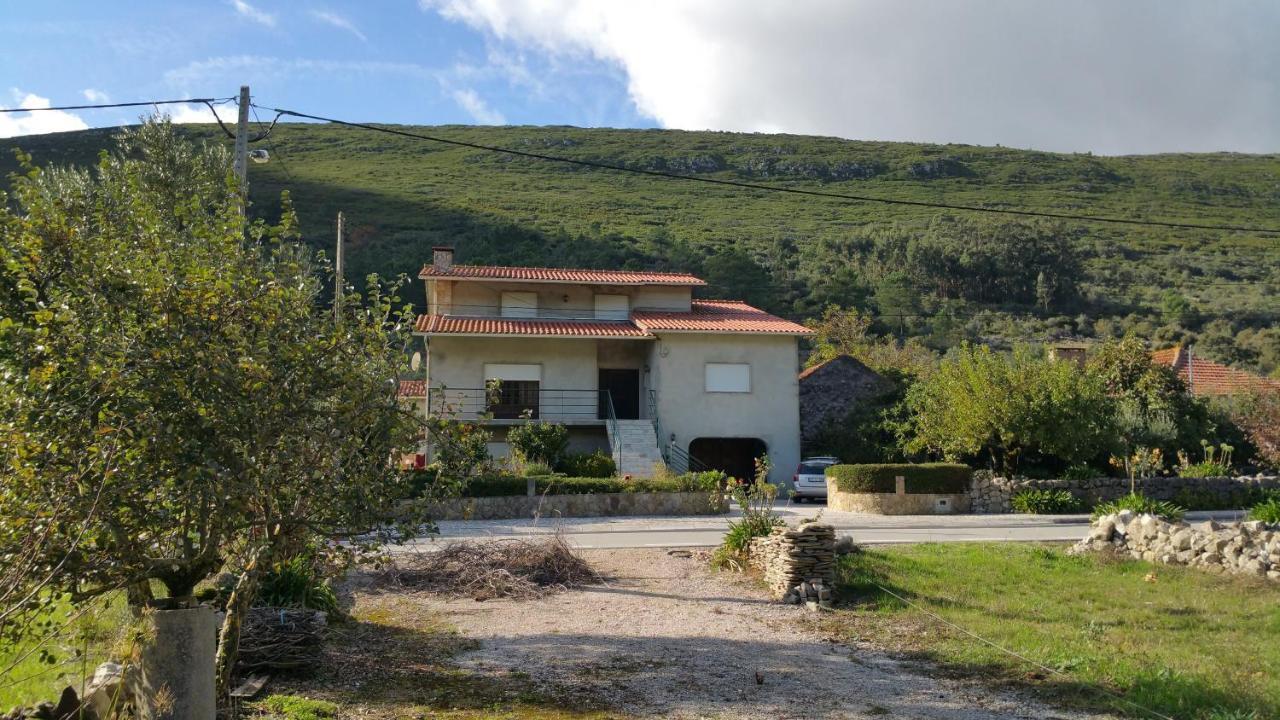 A Casa Da Serra - Alojamento Local Casal Velho Bagian luar foto